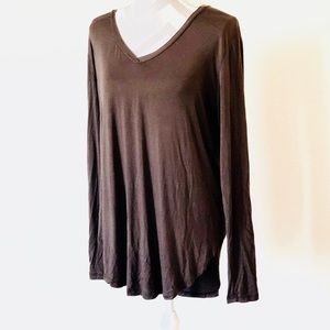 {Emma's Closet} Soft Long Sleeved Boutique Tee